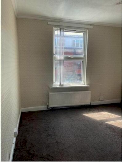 4 Bedroom Terraced House To Rent In Stratford Terrace, Beeston, Leeds, LS11