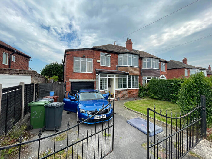 4 Bedroom Semi-Detached House To Rent In Moor Allerton Drive, Leeds, LS17