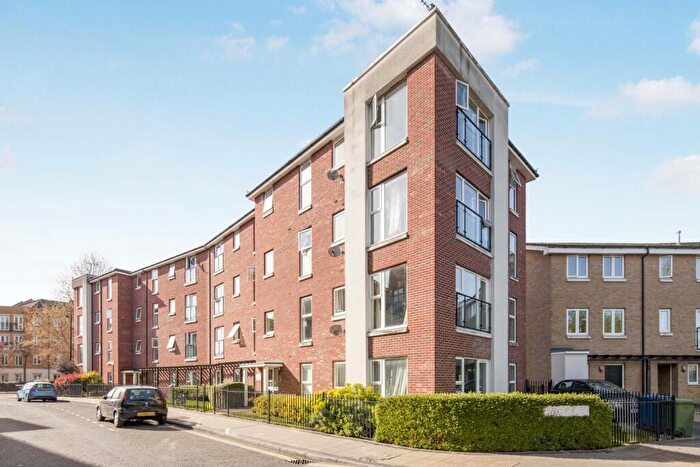 2 Bedroom Flat To Rent In Calypso Crescent London, SE15