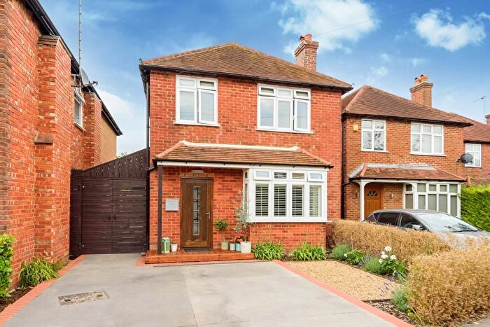 3 Bedroom Detached House To Rent In Guildford, Surrey, GU1