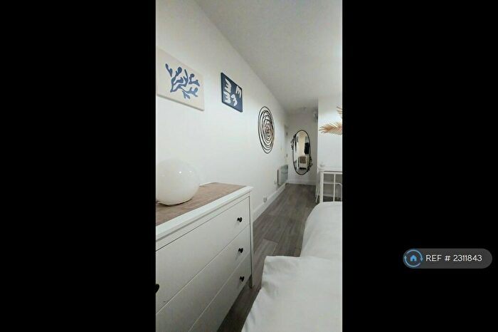 Studio To Rent In Finchley, London, N3