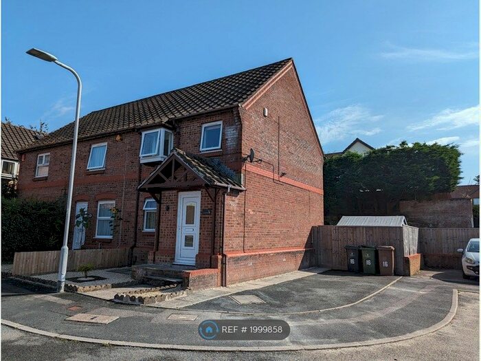 3 Bedroom End Of Terrace House To Rent In Chesterton Close, Plymouth, PL5