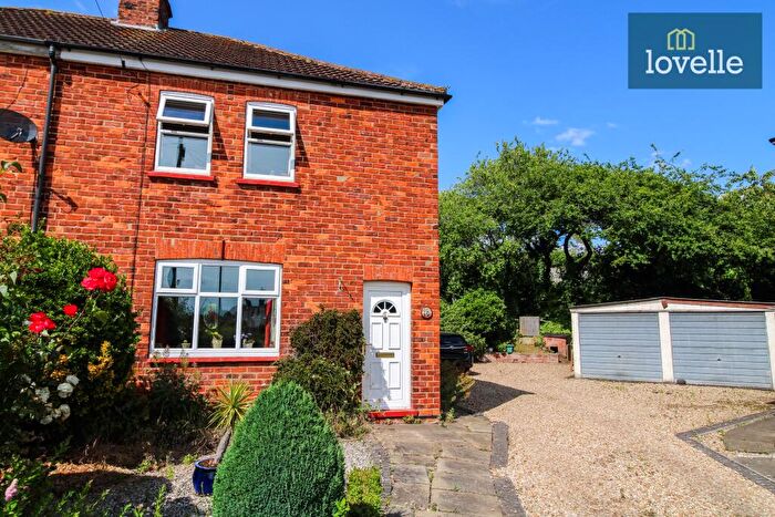 3 Bedroom Semi-Detached House For Sale In Cemetery Crescent, Laceby, DN37