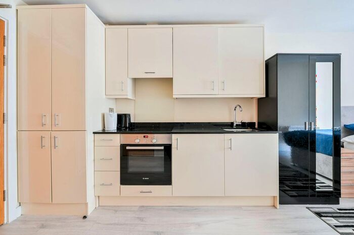 Studio To Rent In Brixton Road, Brixton, London, SW9