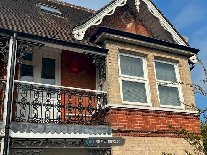 1 Bedroom Flat To Rent In London Road, Redhill, RH1