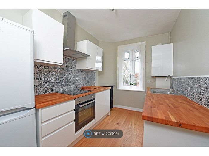 1 Bedroom Flat To Rent In Lightcliffe Road, London, N13