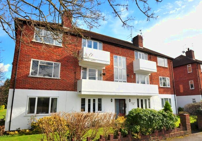 2 Bedroom Flat To Rent In River Court, Taplow, Maidenhead, SL6