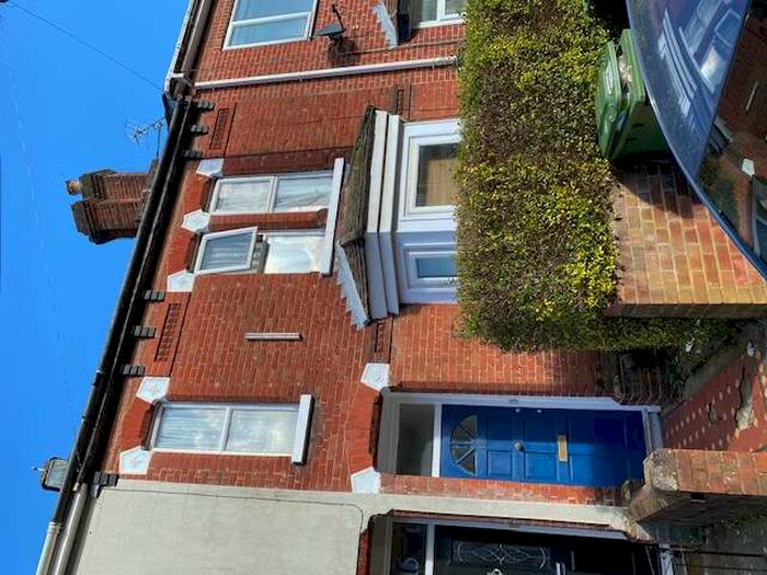 5 Bedroom Detached House To Rent In Milton Road, , SO15