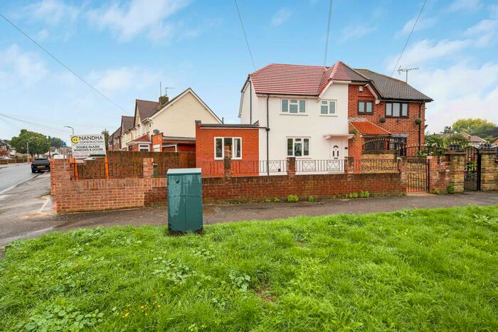 4 Bedroom Semi-Detached House To Rent In Collingwood Road, Hillingdon, Uxbridge, UB8