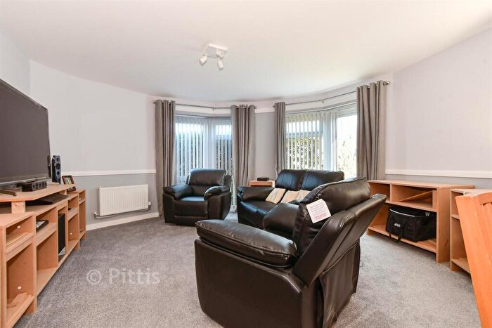 2 Bedroom Flat For Sale In Godric Road, Newport, Isle Of Wight, PO30