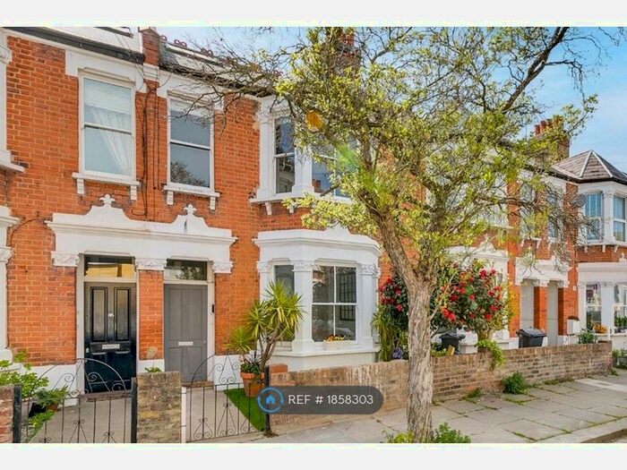 2 Bedroom Maisonette To Rent In Eastbury Grove, London, W4