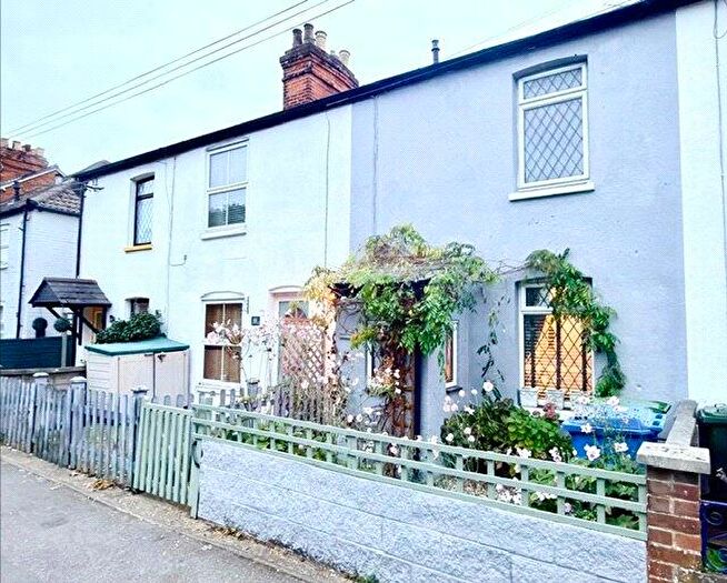 2 Bedroom Terraced House For Sale In Binfield Road, Bracknell, Berkshire, RG42