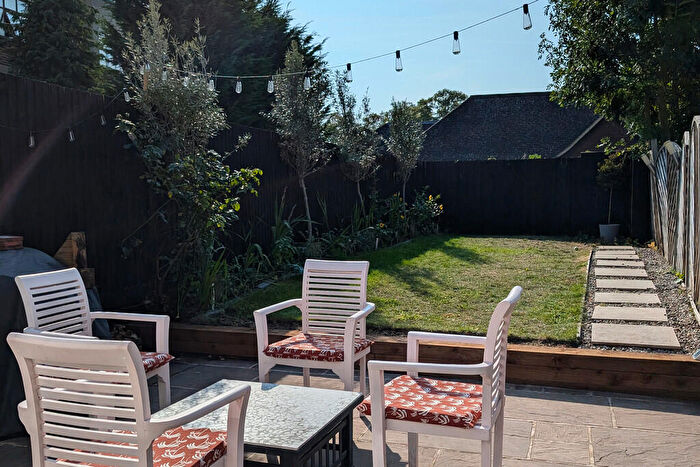 2 Bedroom Cottage For Sale In West Street, Carshalton, SM5