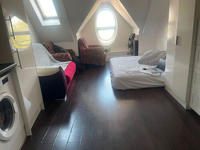 1 Bedroom Flat To Rent In High Road, Tottenham, N17