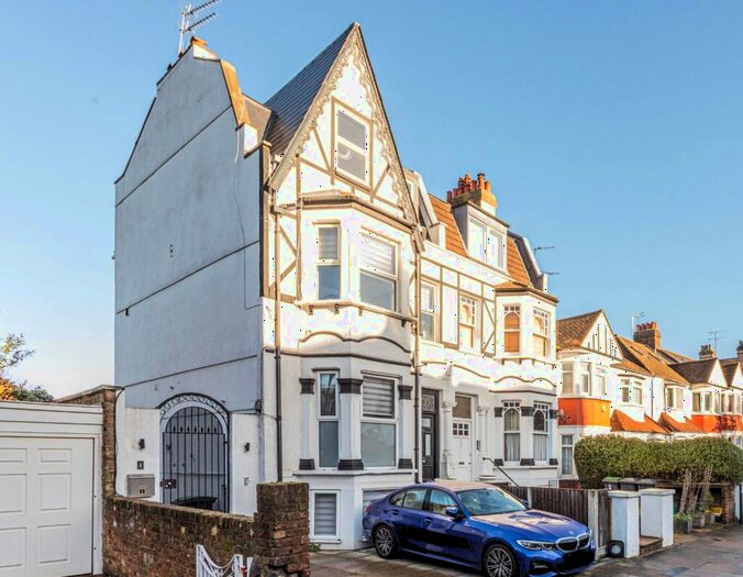 2 Bedroom Apartment To Rent In Alexandra Park Road, London, N22