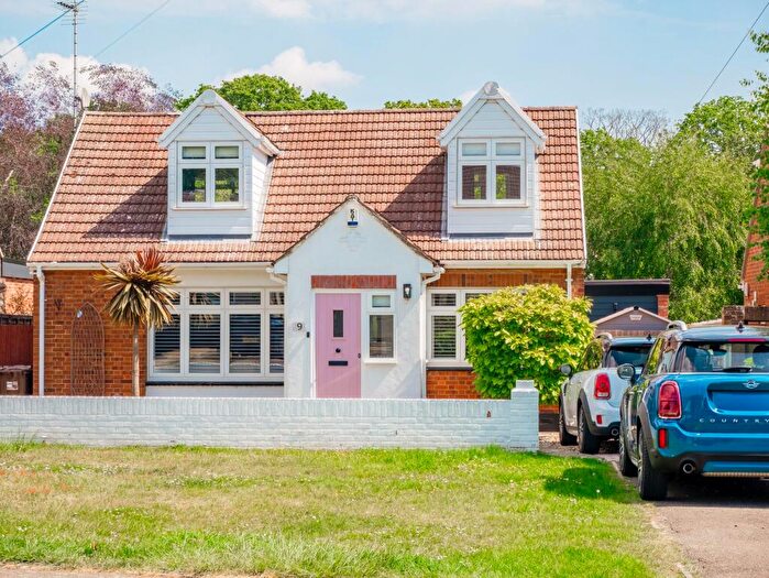 3 Bedroom Detached House For Sale In Shepherds Walk, Benfleet, SS7