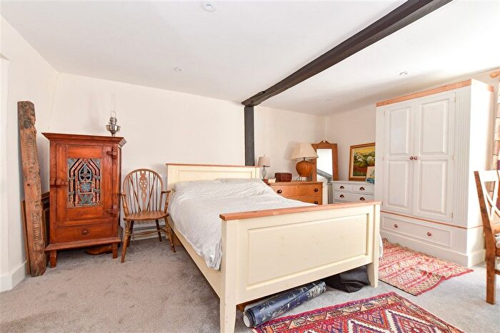 3 Bedroom Semi-Detached House For Sale In Sea Street, Newport, Isle Of Wight, PO30