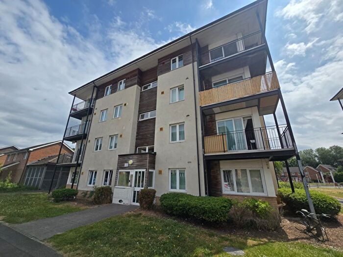 2 Bedroom Flat To Rent In Blackburn Way, Hounslow, TW4