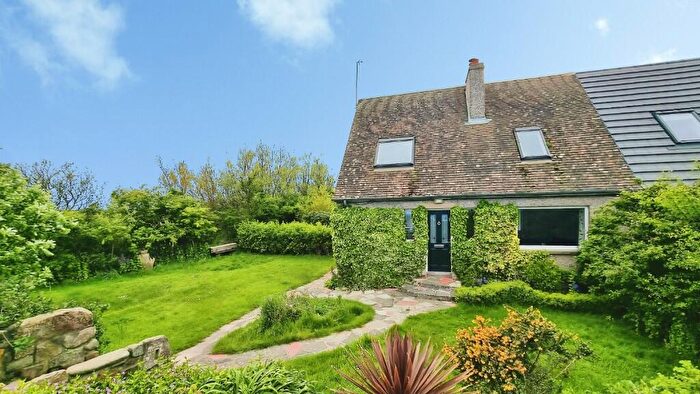 2 Bedroom Semi-Detached Villa To Rent In Danes Dyke, Fife, KY10