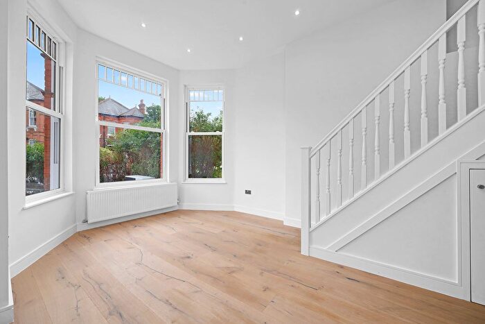 2 Bedroom Maisonette For Sale In Anson Road, Cricklewood, NW2