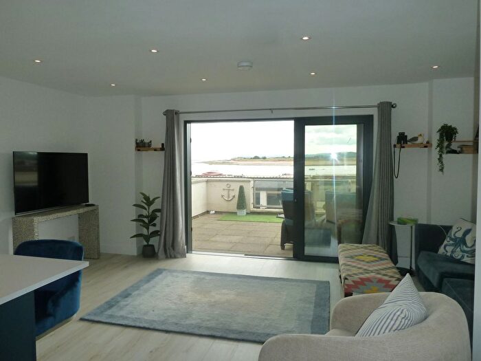 2 Bedroom Flat To Rent In Pierhead, Exmouth, EX8