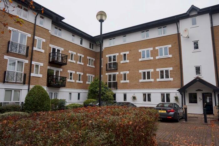 2 Bedroom Flat To Rent In Makepeace Road, London, E11