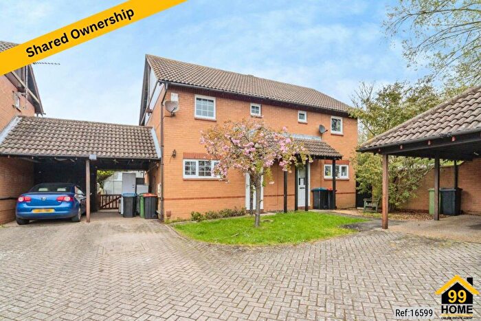 3 Bedroom Detached House For Sale In Epsom Grove, Milton Keynes, MK3