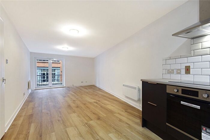 2 Bedroom Flat To Rent In Fountain Court, Lafone Street, SE1