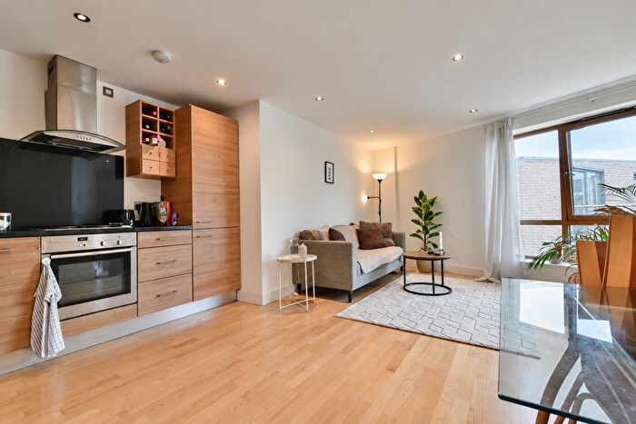 2 Bedroom Flat To Rent In The Boulevard, Hunslet, Leeds, LS10