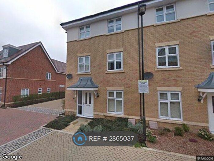 5 Bedroom Semi Detached House To Rent In Truesdales, Ickenham, Uxbridge, UB10