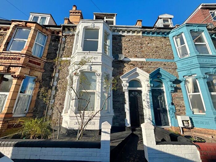 4 Bedroom Terraced House For Sale In Kensington Park, Easton, Bristol, BS5