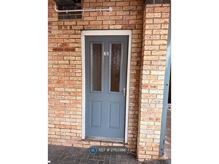 2 Bedroom Flat To Rent In Low Road, Doncaster, DN4