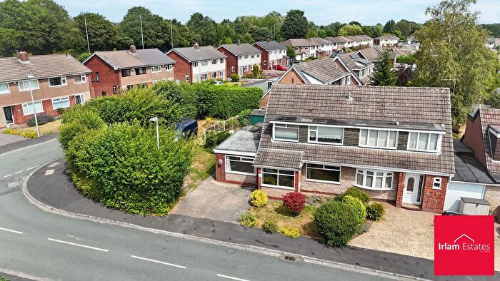 3 Bedroom Semi-Detached House For Sale In Wyre Drive, Worsley, M28
