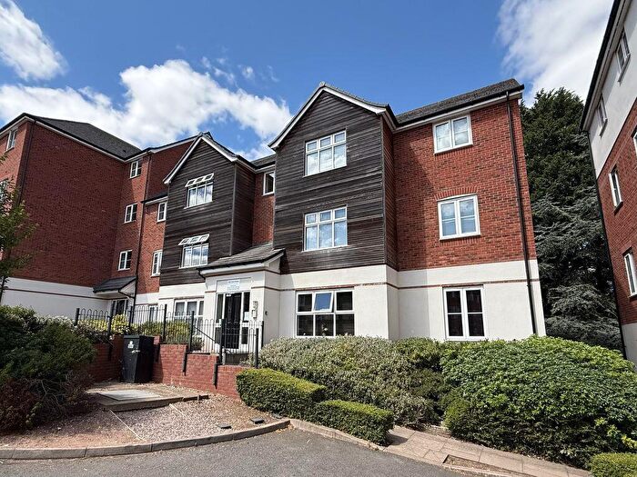 2 Bedroom Flat For Sale In Oak View House, The Laurels, B78