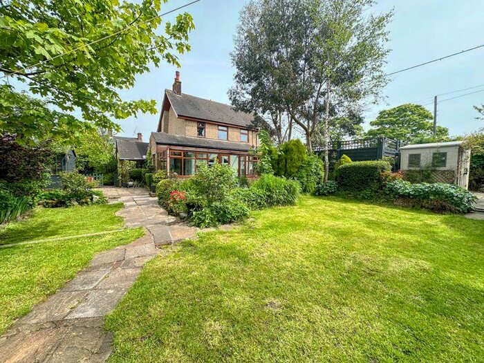 5 Bedroom Detached House For Sale In Buxton Road, Blackshaw Moor, Staffordshire Moorlands, ST13