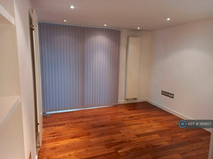 1 Bedroom Flat To Rent In Clowes Street, Salford, M3