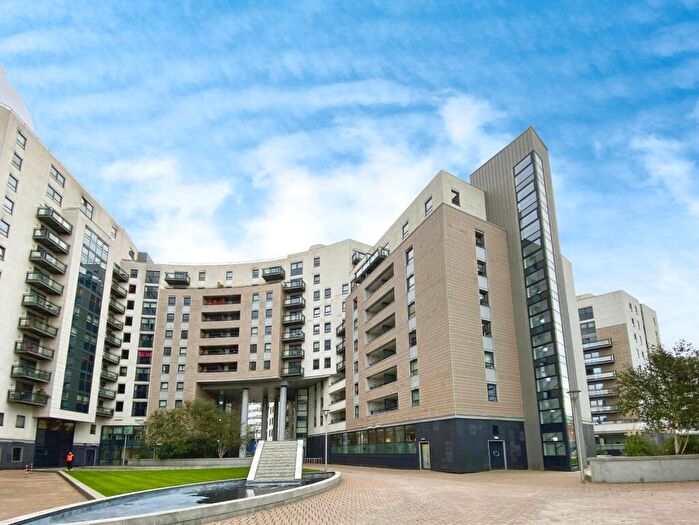 2 Bedroom Flat To Rent In Gateway East, Marsh Lane, Leeds, LS9