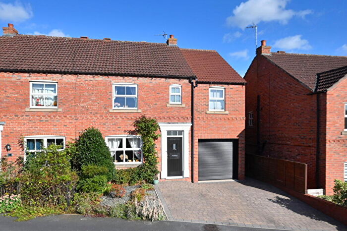 5 Bedroom Semi-Detached House For Sale In Lark Hill Drive, Ripon, HG4