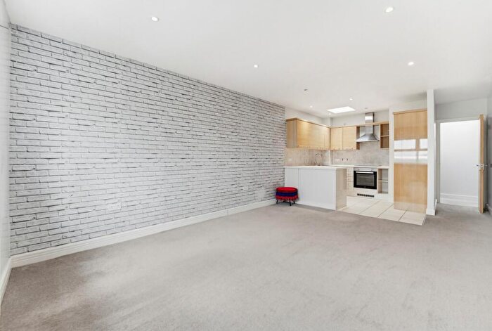 2 Bedroom Apartment For Sale In Terrace Road, Walton-On-Tames, KT12