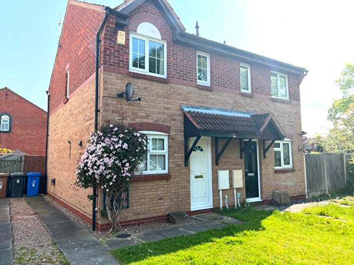 2 Bedroom Semi-Detached House To Rent In Hedgebank Court, Oakwood, Derby, Derbyshire, DE21