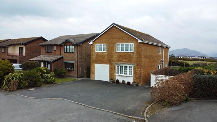 4 Bedroom Detached House For Sale In Plas Edwards, Tywyn, Gwynedd, LL36