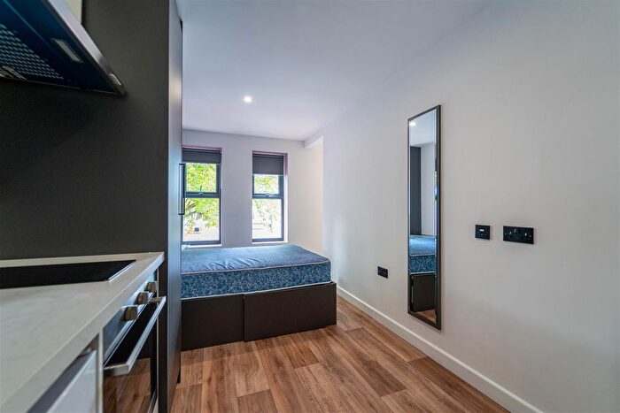 Studio To Rent In Pershore Road, Stirchley, B30