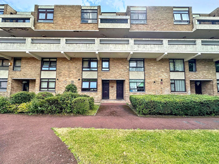 4 Bedroom Maisonette For Sale In Neville Court, Washington, Tyne And Wear, NE37