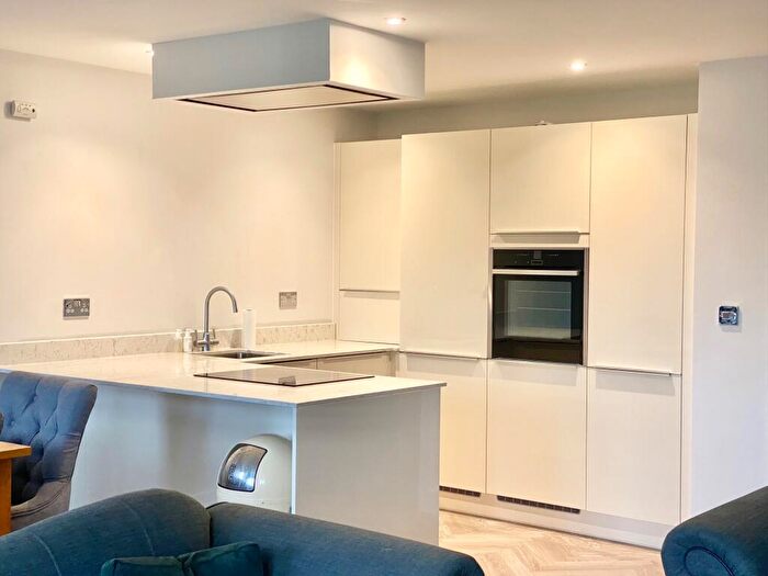 3 Bedroom Apartment To Rent In London Road, Aston Clinton, Aylesbury, HP22