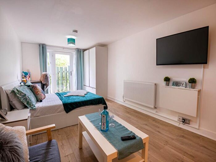 Studio To Rent In Giles Lane, Canterbury, Kent, CT2