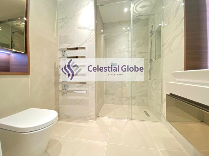 2 Bedroom Flat To Rent In Piazza Walk, London, E1