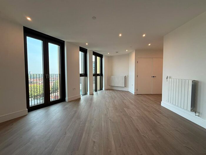 1 Bedroom Flat To Rent In Redwood Tower, Affinity View, London, E16
