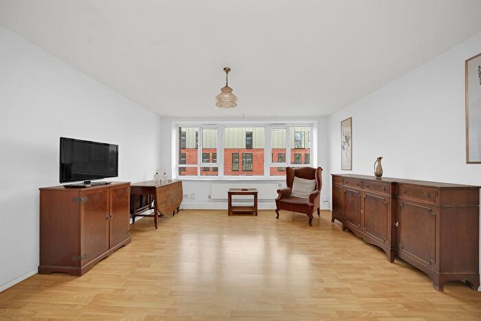 2 Bedroom Flat For Sale In Willesden Lane, London, NW2