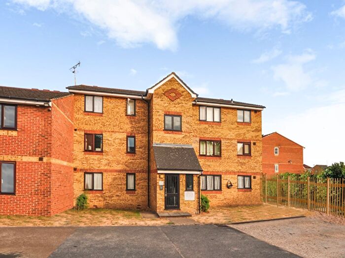 1 Bedroom Flat To Rent In Redford Close, Feltham, TW13