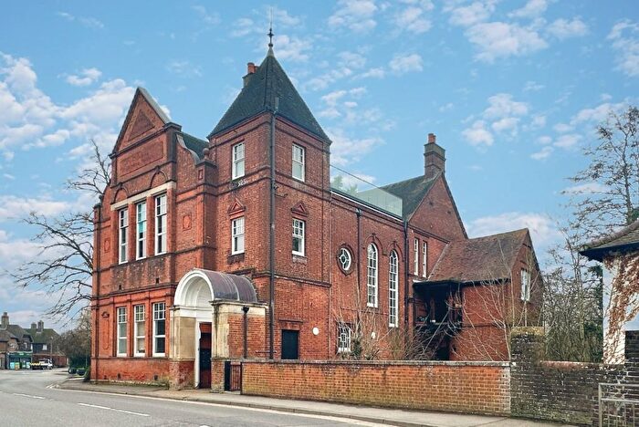 2 Bedroom Flat To Rent In Bridge Road, Godalming, GU7